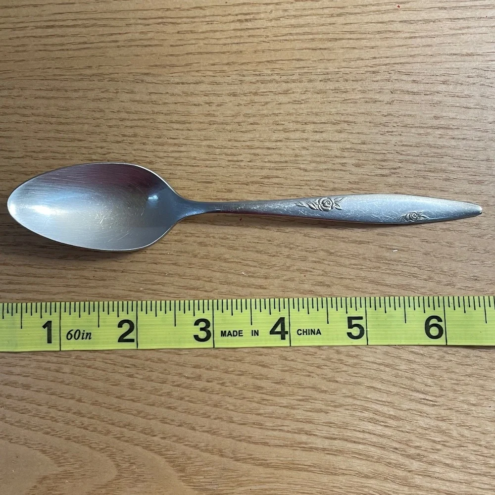 Oneida Stainless Flatware Rose Duet Pattern 4 Teaspoons HTF Pattern Made in USA